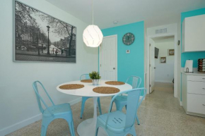 Modern & Fresh - Less than 3 miles to the Beach!